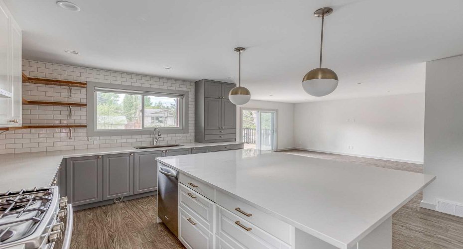 632 Cantrell Drive, Calgary, Alberta T2W 1W7, 4 Bedrooms Bedrooms, ,2 BathroomsBathrooms,Residential,For Sale,Cantrell,A2280886