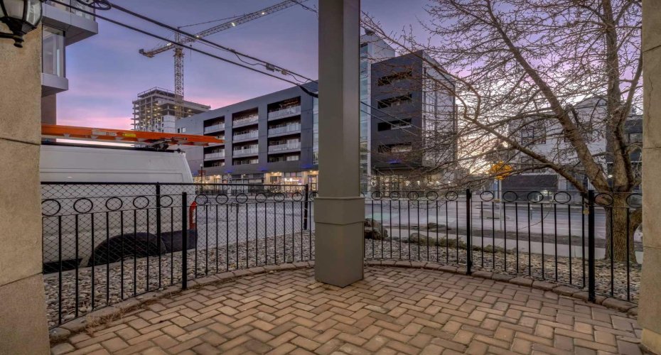 527 15 Avenue, Calgary, Alberta T2R 1R5, ,Commercial,For Sale,The Conservatory,15,A2281402