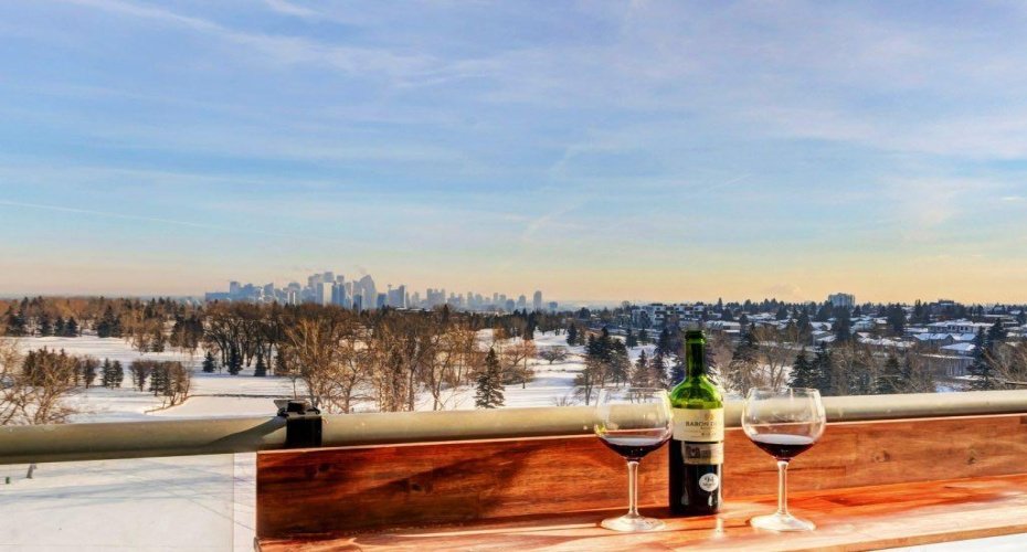 Unparalleled views of downtown and Shaganappi golf course