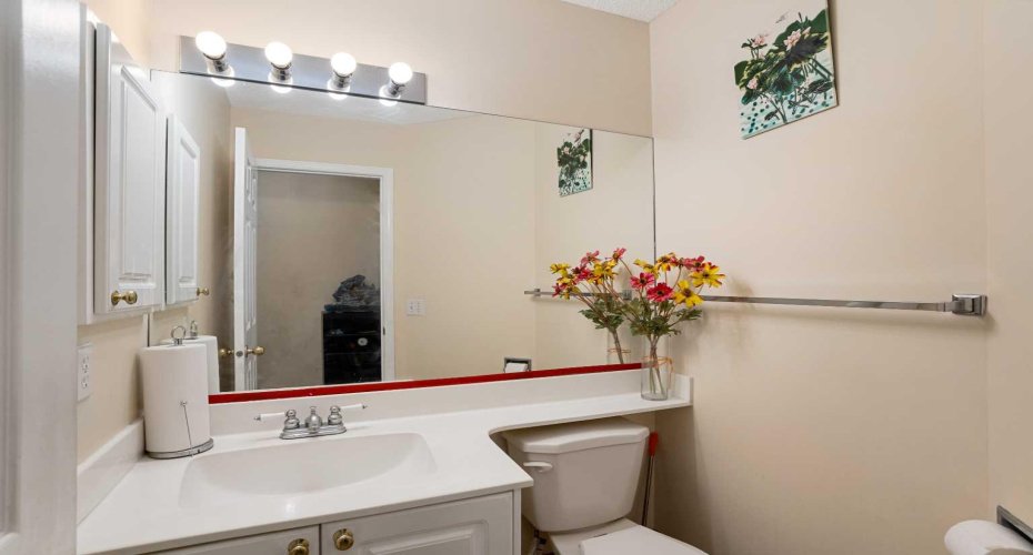 218 15 Avenue, Calgary, Alberta T2M 0G8, 4 Bedroom Bedrooms, 0 ,4 BathroomBathrooms,Residential,For Sale,15,0,A2283012