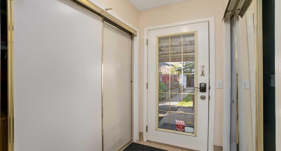 218 15 Avenue, Calgary, Alberta T2M 0G8, 4 Bedroom Bedrooms, 0 ,4 BathroomBathrooms,Residential,For Sale,15,0,A2283012