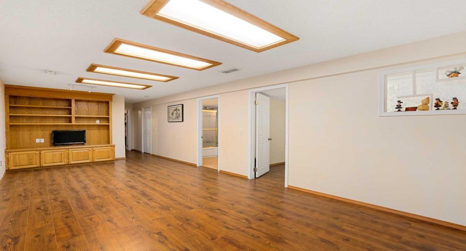 218 15 Avenue, Calgary, Alberta T2M 0G8, 4 Bedroom Bedrooms, 0 ,4 BathroomBathrooms,Residential,For Sale,15,0,A2283012