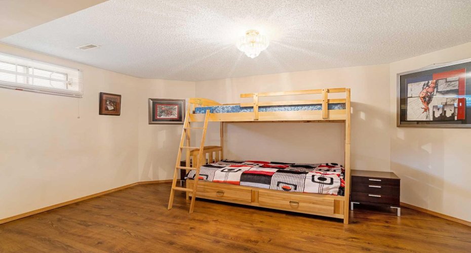 218 15 Avenue, Calgary, Alberta T2M 0G8, 4 Bedroom Bedrooms, 0 ,4 BathroomBathrooms,Residential,For Sale,15,0,A2283012