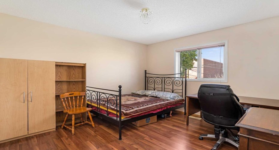 218 15 Avenue, Calgary, Alberta T2M 0G8, 4 Bedroom Bedrooms, 0 ,4 BathroomBathrooms,Residential,For Sale,15,0,A2283012