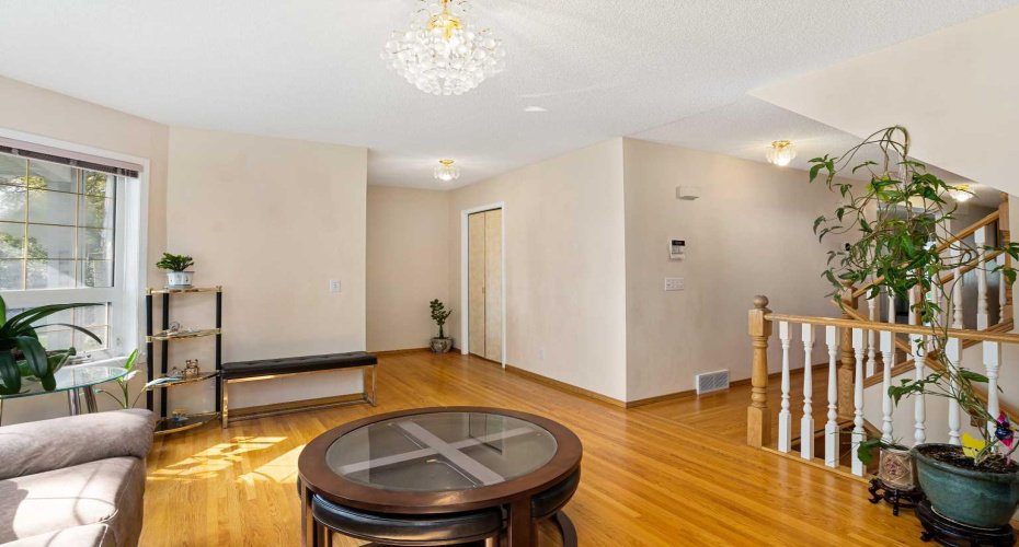 218 15 Avenue, Calgary, Alberta T2M 0G8, 4 Bedroom Bedrooms, 0 ,4 BathroomBathrooms,Residential,For Sale,15,0,A2283012