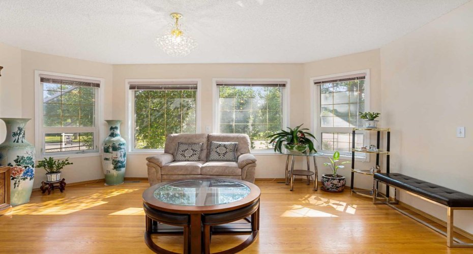 218 15 Avenue, Calgary, Alberta T2M 0G8, 4 Bedroom Bedrooms, 0 ,4 BathroomBathrooms,Residential,For Sale,15,0,A2283012