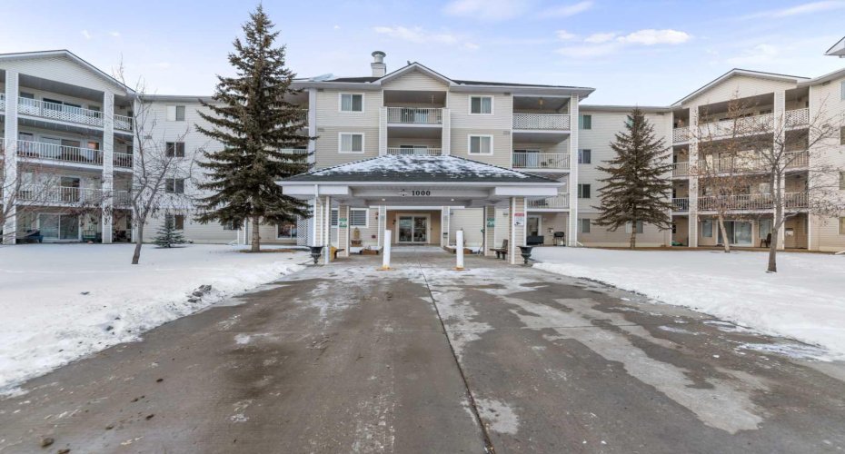 6224 17 Avenue, Calgary, Alberta T2A 7X8, 2 Bedroom Bedrooms, 0 ,2 BathroomBathrooms,Residential,For Sale,17,0,A2282308