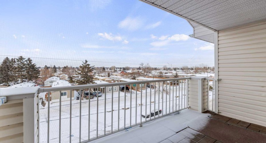 6224 17 Avenue, Calgary, Alberta T2A 7X8, 2 Bedroom Bedrooms, 0 ,2 BathroomBathrooms,Residential,For Sale,17,0,A2282308