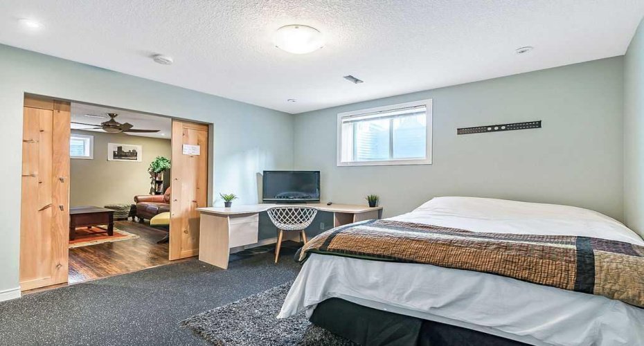 134 Crystal Green Drive, Okotoks, Alberta T1S 0C7, 6 Bedrooms Bedrooms, ,4 BathroomsBathrooms,Residential,For Sale,Crystal Green,A2283078