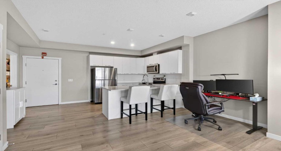 214 Sherwood Square, Calgary, Alberta T3R1T6, 1 Bedroom Bedrooms, ,1 BathroomBathrooms,Residential,For Sale,Sherwood,A2283106