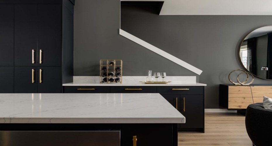 8163 8 Avenue, Calgary, Alberta T3H 6B1, 4 Bedrooms Bedrooms, ,3 BathroomsBathrooms,Residential,For Sale,8,A2283136