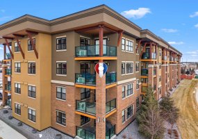 10 Market Boulevard, Airdrie, Alberta T4A 0W8, 2 Bedrooms Bedrooms, ,2 BathroomsBathrooms,Residential,For Sale,Market,A2282118