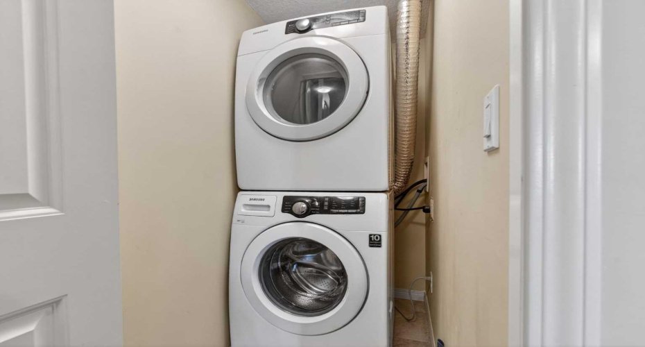 304 Cranberry Park, Calgary, Alberta T3M 1R3, 2 Bedrooms Bedrooms, ,2 BathroomsBathrooms,Residential,For Sale,Cranberry,A2282357