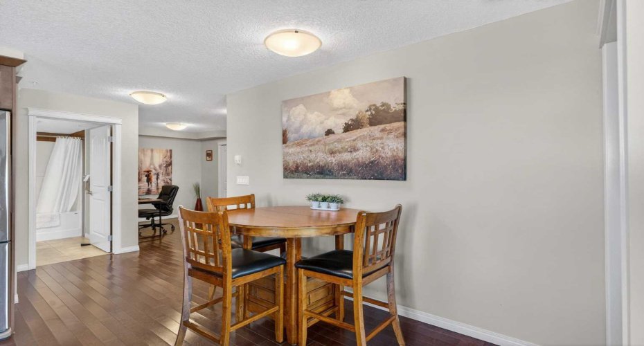 304 Cranberry Park, Calgary, Alberta T3M 1R3, 2 Bedrooms Bedrooms, ,2 BathroomsBathrooms,Residential,For Sale,Cranberry,A2282357