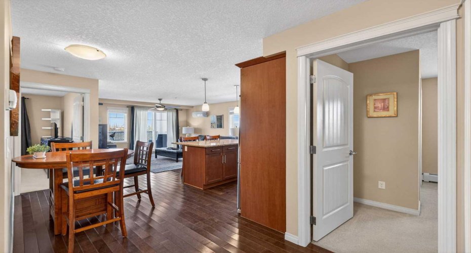 304 Cranberry Park, Calgary, Alberta T3M 1R3, 2 Bedrooms Bedrooms, ,2 BathroomsBathrooms,Residential,For Sale,Cranberry,A2282357