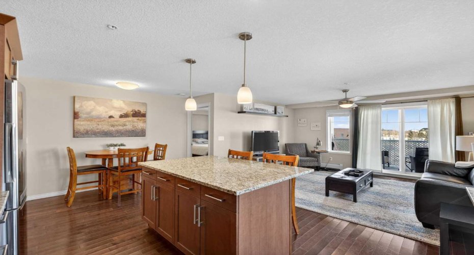 304 Cranberry Park, Calgary, Alberta T3M 1R3, 2 Bedrooms Bedrooms, ,2 BathroomsBathrooms,Residential,For Sale,Cranberry,A2282357