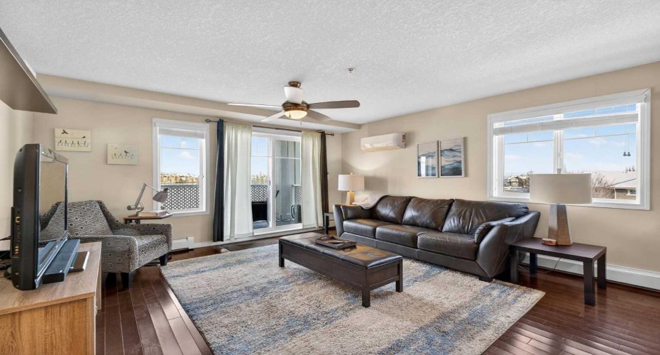 304 Cranberry Park, Calgary, Alberta T3M 1R3, 2 Bedrooms Bedrooms, ,2 BathroomsBathrooms,Residential,For Sale,Cranberry,A2282357