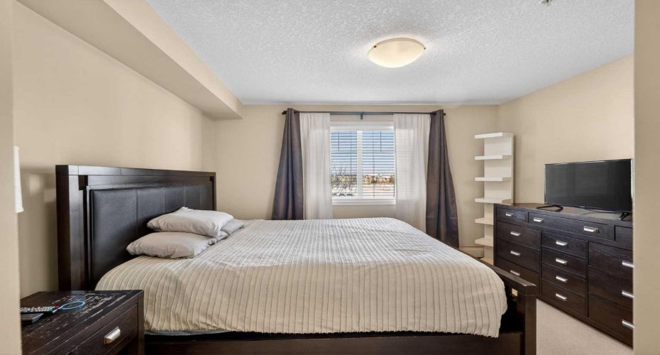 304 Cranberry Park, Calgary, Alberta T3M 1R3, 2 Bedrooms Bedrooms, ,2 BathroomsBathrooms,Residential,For Sale,Cranberry,A2282357