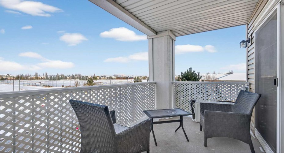 304 Cranberry Park, Calgary, Alberta T3M 1R3, 2 Bedrooms Bedrooms, ,2 BathroomsBathrooms,Residential,For Sale,Cranberry,A2282357