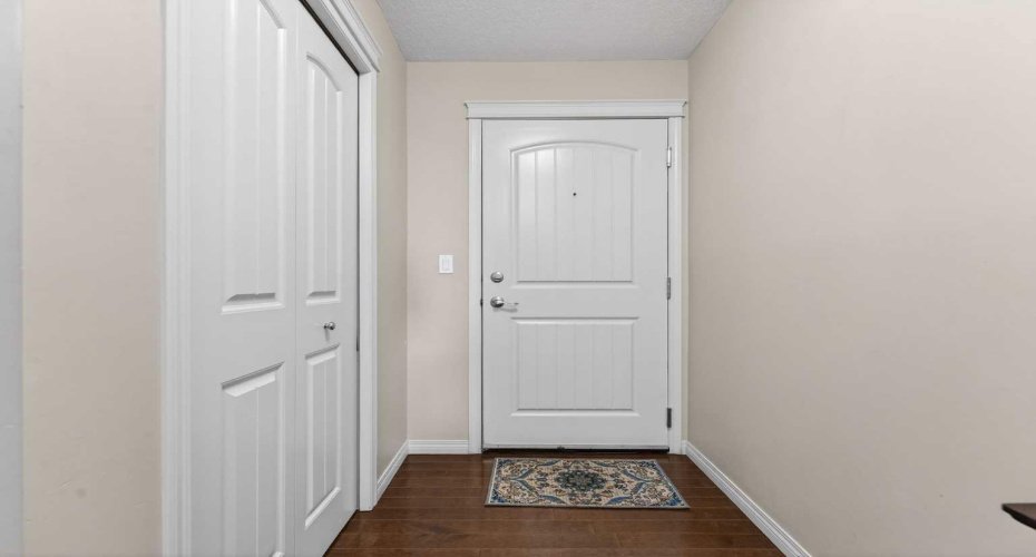 304 Cranberry Park, Calgary, Alberta T3M 1R3, 2 Bedrooms Bedrooms, ,2 BathroomsBathrooms,Residential,For Sale,Cranberry,A2282357