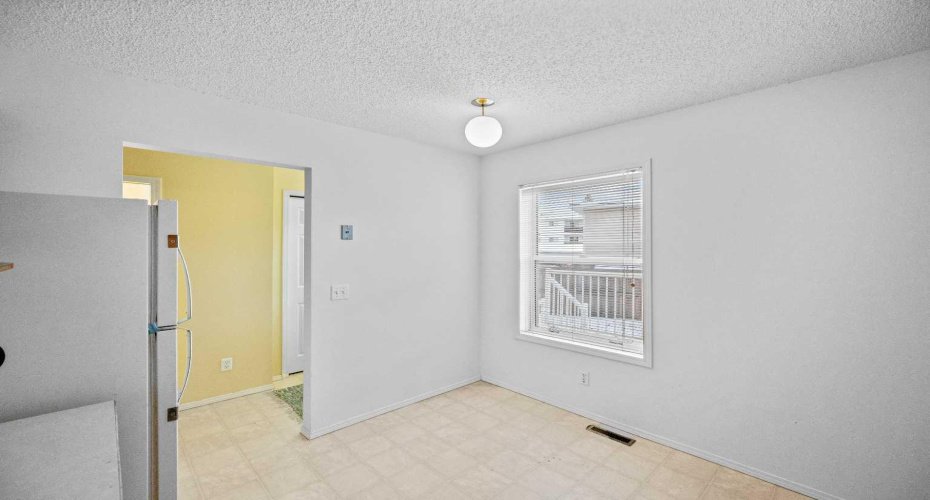 120 First Street, Cochrane, Alberta T0L 1W0, 2 Bedrooms Bedrooms, ,3 BathroomsBathrooms,Residential,For Sale,First,A2282823