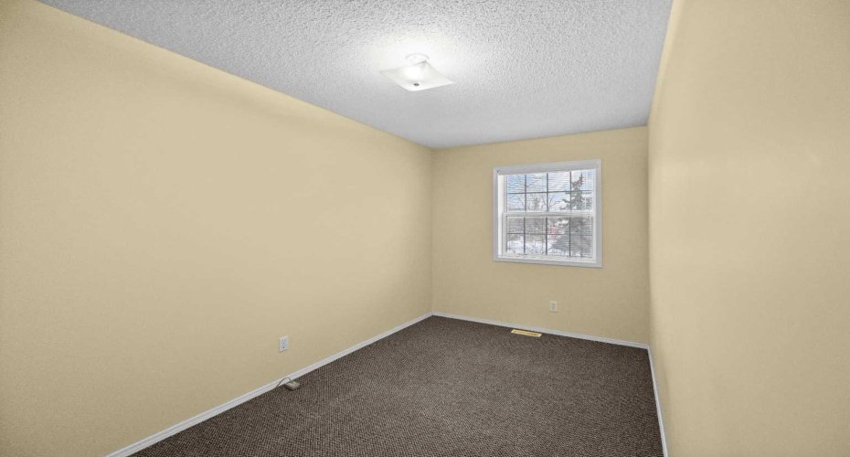 120 First Street, Cochrane, Alberta T0L 1W0, 2 Bedrooms Bedrooms, ,3 BathroomsBathrooms,Residential,For Sale,First,A2282823