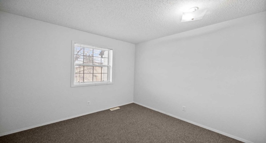 120 First Street, Cochrane, Alberta T0L 1W0, 2 Bedrooms Bedrooms, ,3 BathroomsBathrooms,Residential,For Sale,First,A2282823