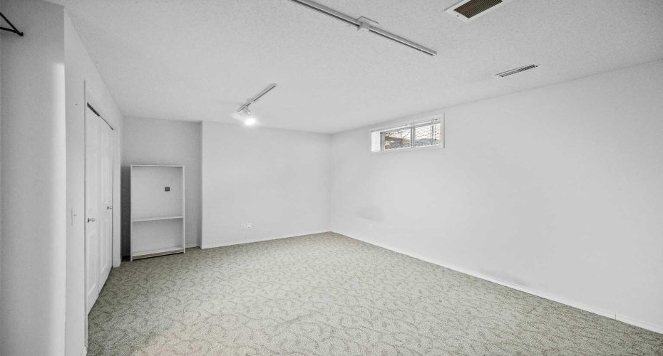 120 First Street, Cochrane, Alberta T0L 1W0, 2 Bedrooms Bedrooms, ,3 BathroomsBathrooms,Residential,For Sale,First,A2282823