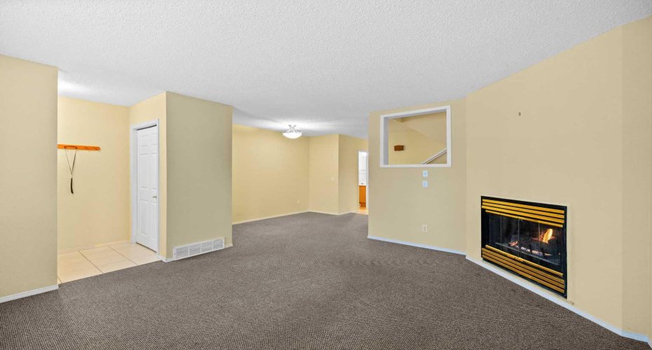 120 First Street, Cochrane, Alberta T0L 1W0, 2 Bedrooms Bedrooms, ,3 BathroomsBathrooms,Residential,For Sale,First,A2282823