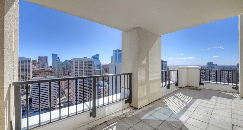 930 6 Avenue, Calgary, Alberta T2P 1J3, 2 Bedrooms Bedrooms, ,2 BathroomsBathrooms,Residential,For Sale,6,A2283308