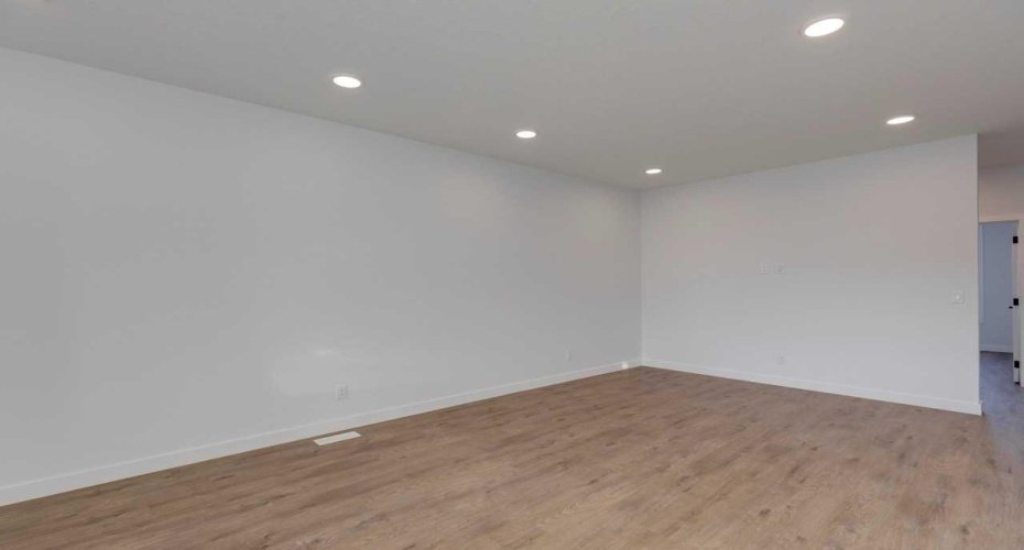 367 Fireside Drive, Cochrane, Alberta T4C 3E1, 3 Bedrooms Bedrooms, ,3 BathroomsBathrooms,Residential,For Sale,Fireside,A2283394