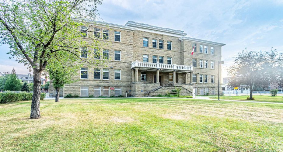 Connaught School, K-6
