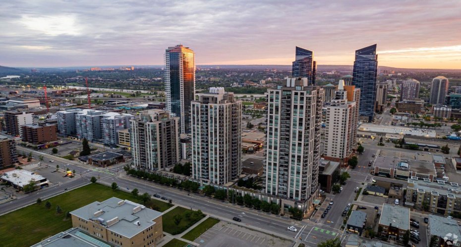 1118 12 Avenue, Calgary, Alberta T2R 0P4, ,Commercial,For Sale,12,A2280718