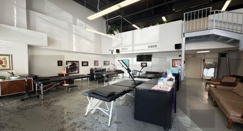 1118 12 Avenue, Calgary, Alberta T2R 0P4, ,Commercial,For Sale,12,A2280718