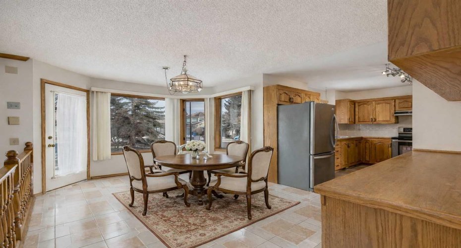 Virtual staged furniture - breakfast nook