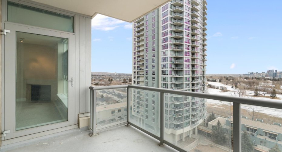 77 Spruce Place, Calgary, Alberta T3H 3C8, 2 Bedrooms Bedrooms, ,2 BathroomsBathrooms,Residential,For Sale,Spruce,A2283256