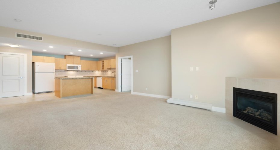 77 Spruce Place, Calgary, Alberta T3H 3C8, 2 Bedrooms Bedrooms, ,2 BathroomsBathrooms,Residential,For Sale,Spruce,A2283256