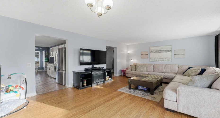 96 Abberfield Crescent, Calgary, Alberta T2A 6N6, 3 Bedrooms Bedrooms, ,3 BathroomsBathrooms,Residential,For Sale,Abberfield,A2283374