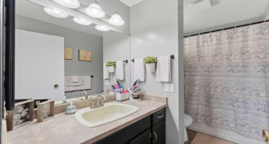 96 Abberfield Crescent, Calgary, Alberta T2A 6N6, 3 Bedrooms Bedrooms, ,3 BathroomsBathrooms,Residential,For Sale,Abberfield,A2283374