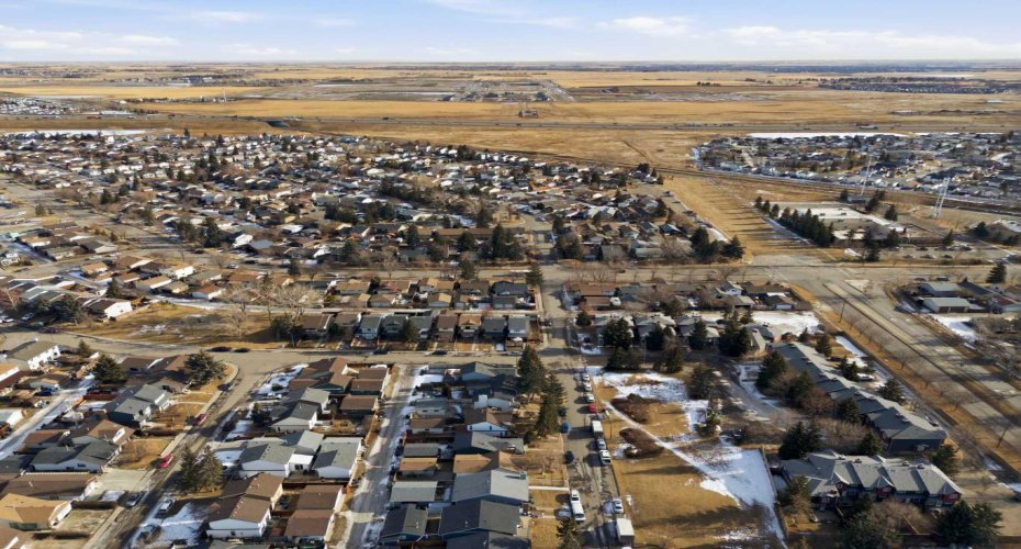 96 Abberfield Crescent, Calgary, Alberta T2A 6N6, 3 Bedrooms Bedrooms, ,3 BathroomsBathrooms,Residential,For Sale,Abberfield,A2283374