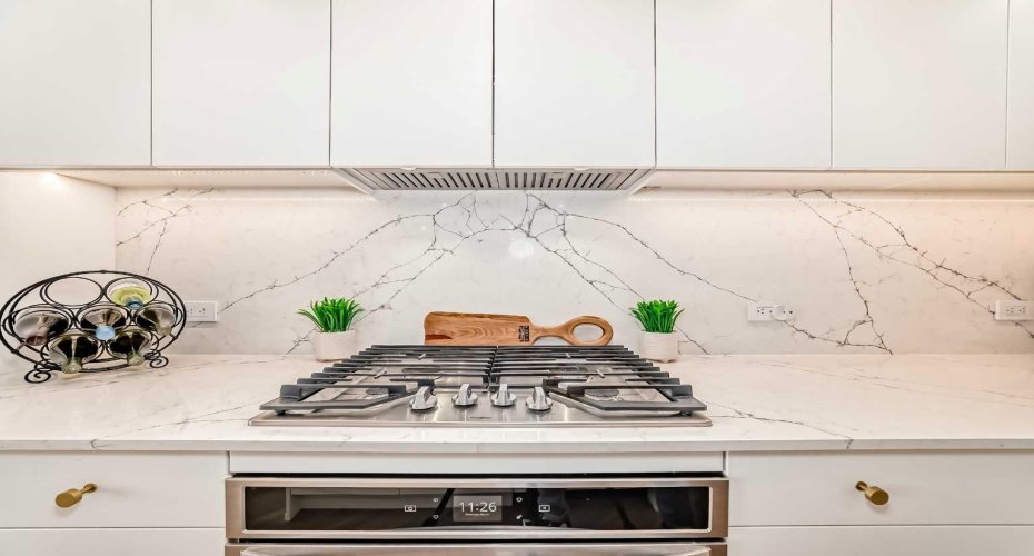 Under cabinet lighting