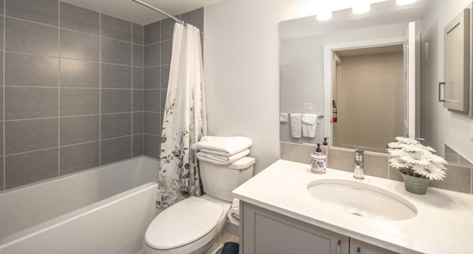 112 Creekstone Landing, Calgary, Alberta T2X 5E6, 4 Bedrooms Bedrooms, ,4 BathroomsBathrooms,Residential,For Sale,Creekstone,A2283522