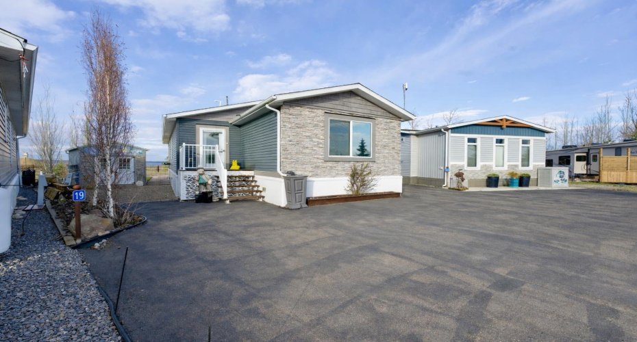 41019 Range Road 11, Rural Lacombe County, Alberta T0C 0J1, 2 Bedrooms Bedrooms, ,1 BathroomBathrooms,Residential,For Sale,Range Road 11,A2282135