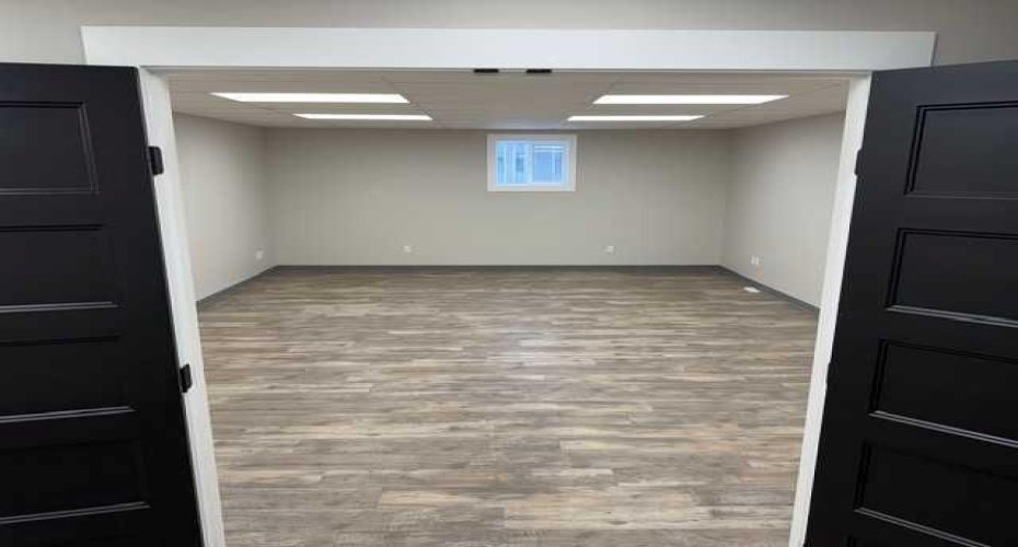 11302 95 Avenue, Grande Prairie, Alberta T8V 5M1, ,Commercial,For Lease,Rachel Building,95,A2282240