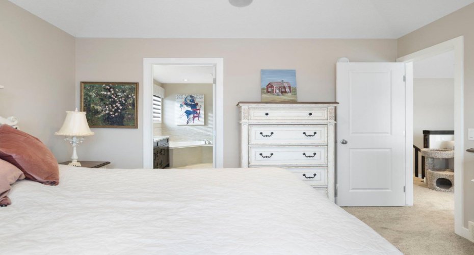 8 Emberside Glen, Cochrane, Alberta T4C2L6, 4 Bedrooms Bedrooms, ,4 BathroomsBathrooms,Residential,For Sale,Emberside,A2282601