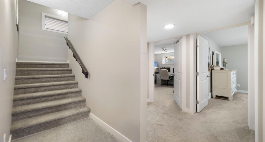 8 Emberside Glen, Cochrane, Alberta T4C2L6, 4 Bedrooms Bedrooms, ,4 BathroomsBathrooms,Residential,For Sale,Emberside,A2282601