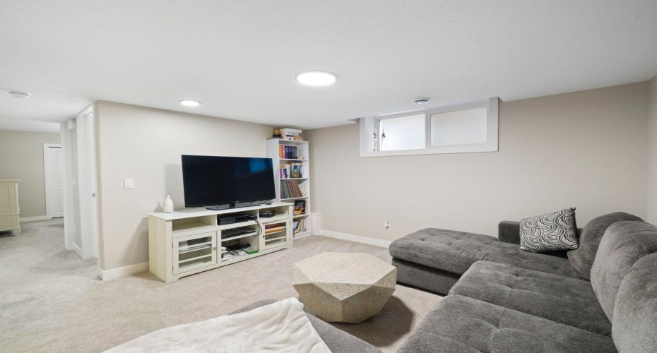 8 Emberside Glen, Cochrane, Alberta T4C2L6, 4 Bedrooms Bedrooms, ,4 BathroomsBathrooms,Residential,For Sale,Emberside,A2282601