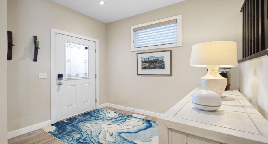 8 Emberside Glen, Cochrane, Alberta T4C2L6, 4 Bedrooms Bedrooms, ,4 BathroomsBathrooms,Residential,For Sale,Emberside,A2282601