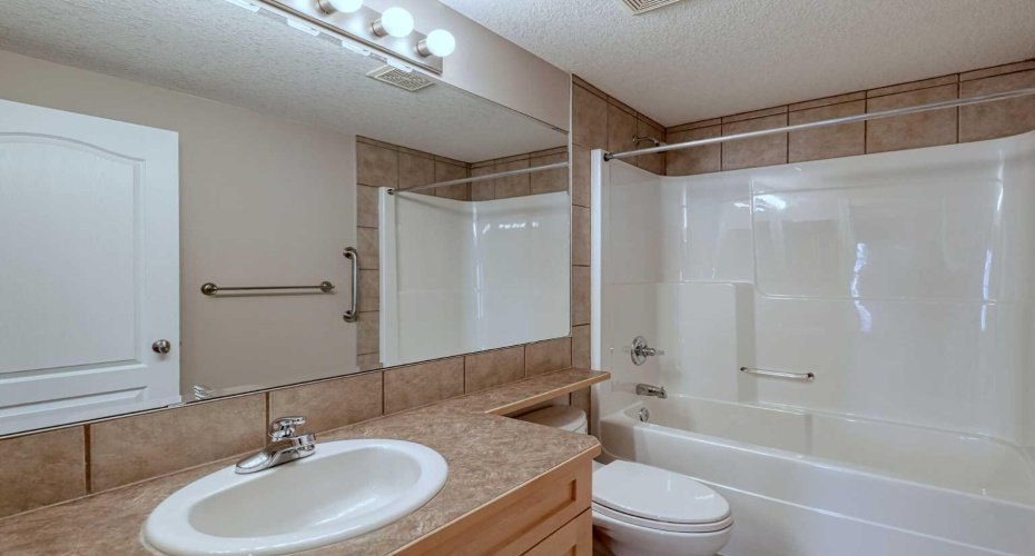 151 Country Village Road, Calgary, Alberta T3K 5X5, 2 Bedrooms Bedrooms, ,3 BathroomsBathrooms,Residential,For Sale,Country Village,A2280092