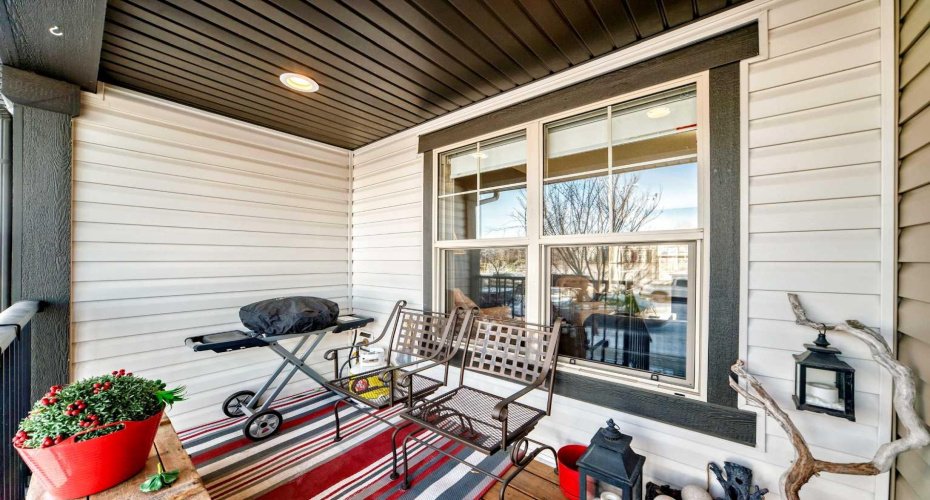 32 Horseshoe Crescent, Cochrane, Alberta T4C 2P4, 3 Bedrooms Bedrooms, ,3 BathroomsBathrooms,Residential,For Sale,Horseshoe,A2283847